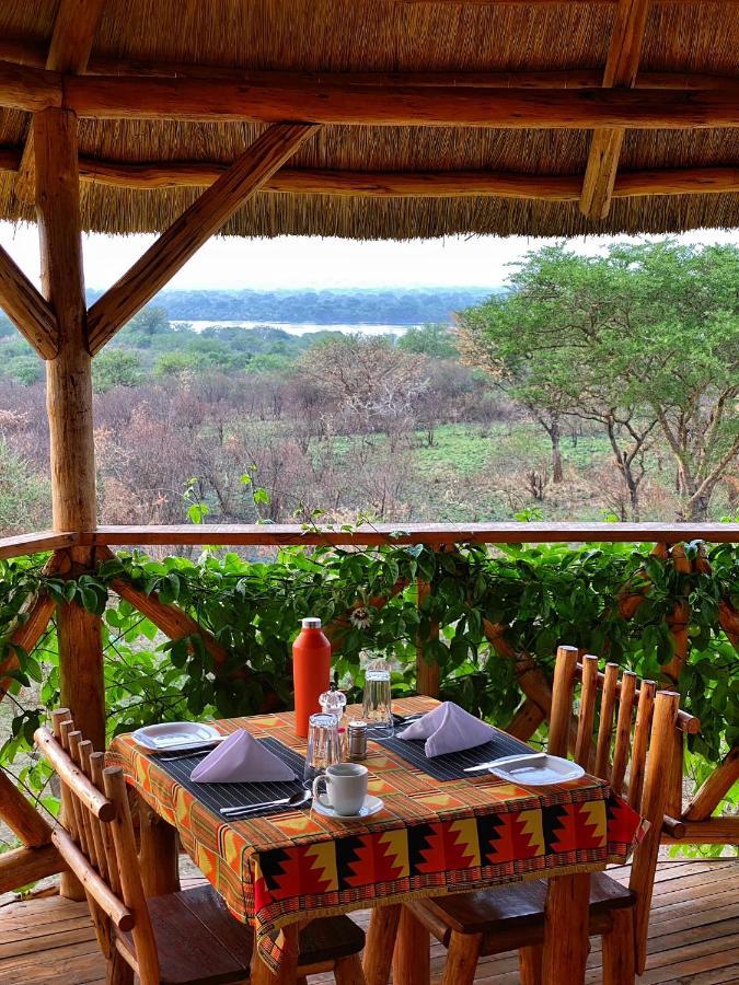 Murchison Falls Bamboo Village Paraa Exterior photo